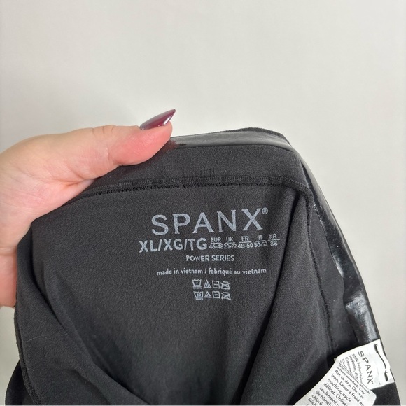 SPANXsculpt™ Seamless Power High-Waisted Mid-Thigh Short Very Black size XL - Picture 7 of 15